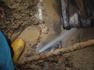 Leaking pipe line